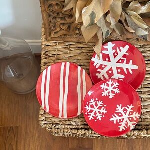 Festive Red Snowflake and Stripe Plates
